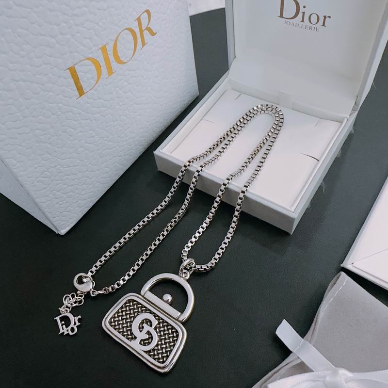 Dior Necklace 05lyr304 (8)